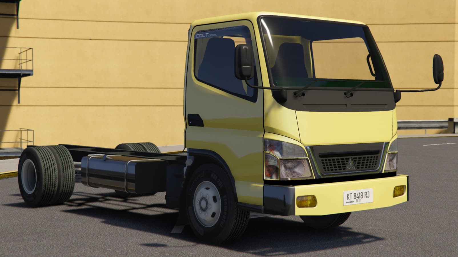 2002 Mitsubishi Fuso Canter preview 1